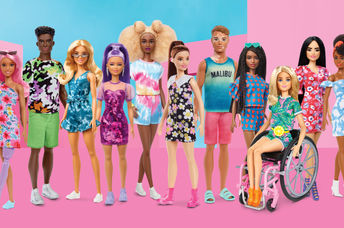 芭比（Barbie）的时尚达人系列现在包括一个戴着助听器的洋娃娃。