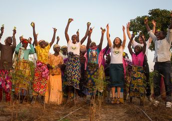 巴巴巴巴的创始人Lisa Curtis庆祝女性农民在尼日利亚。