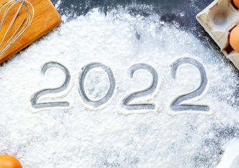 2022年健康的饮食趋势，包括超级食品拿铁和素食主义者。