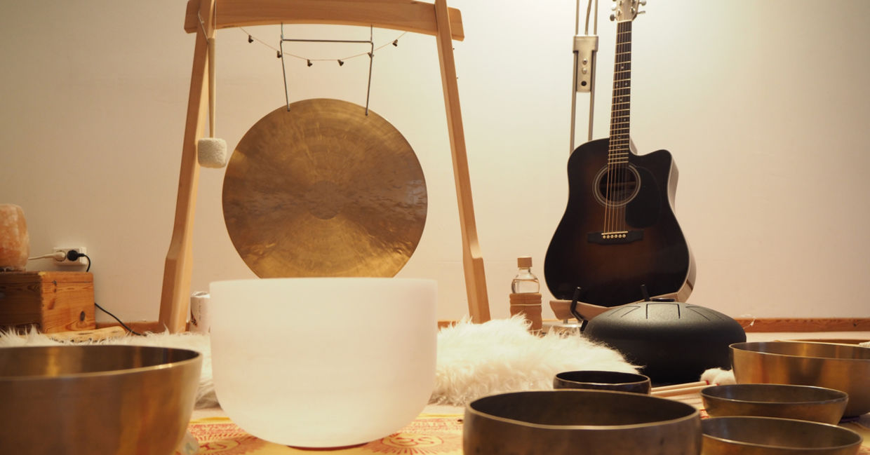 乐器和声音可用于声音沐浴冥想。